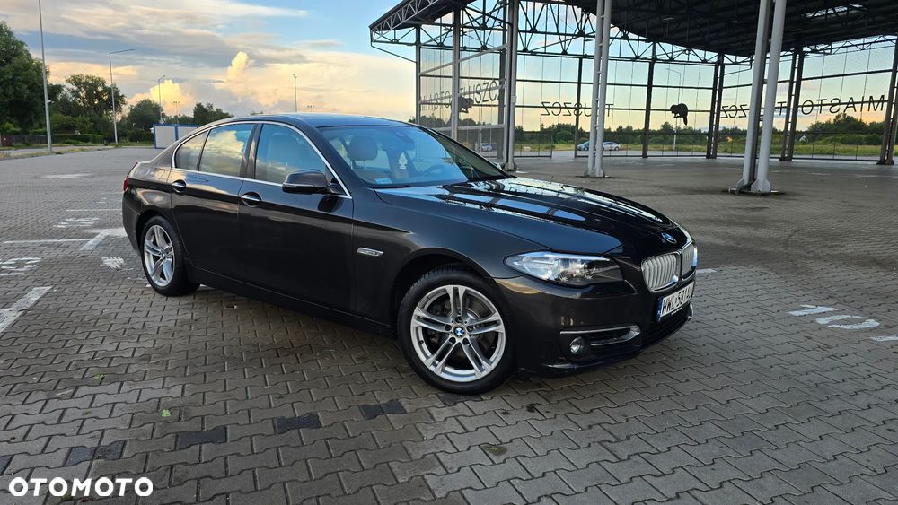 BMW Seria 5 520d xDrive Luxury Line - 1