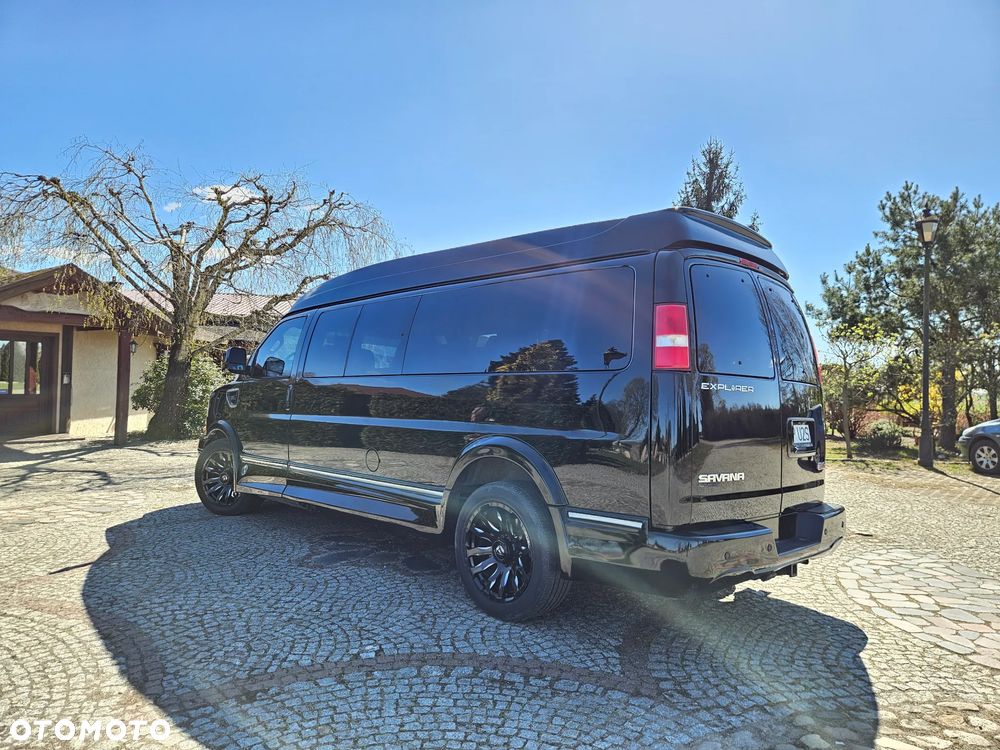 GMC Savana - 5