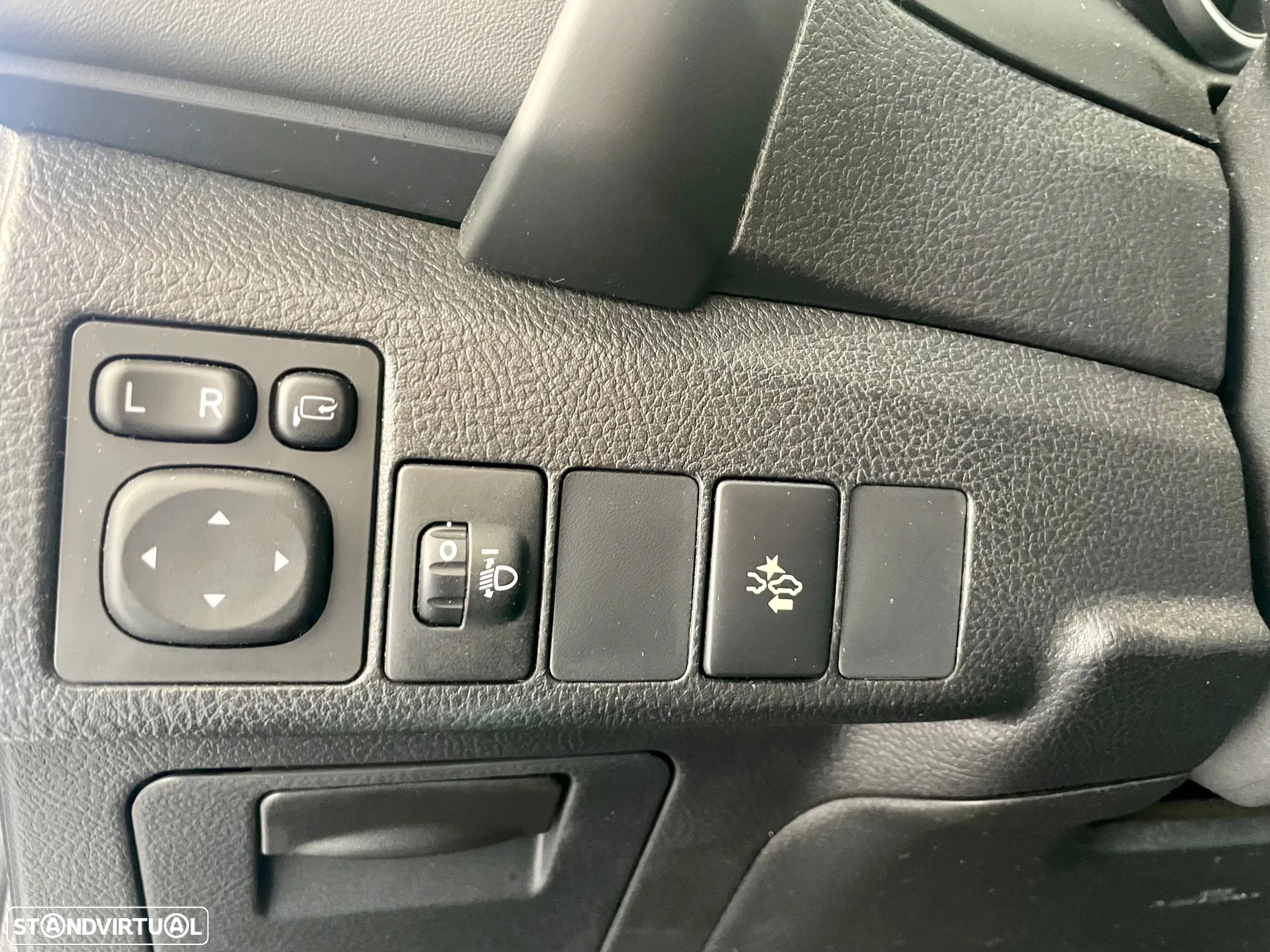 Toyota Auris 1.8 HSD Comfort +P.Sport+Navi - 16