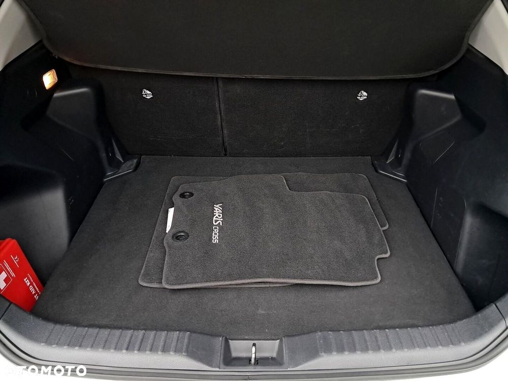 Toyota Yaris Cross Hybrid 1.5 Comfort 4x4 - 12