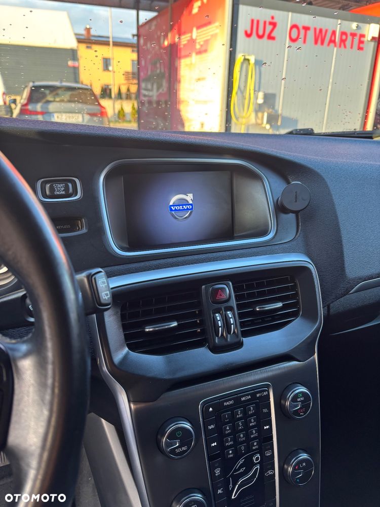 Volvo V40 D2 Momentum - 19
