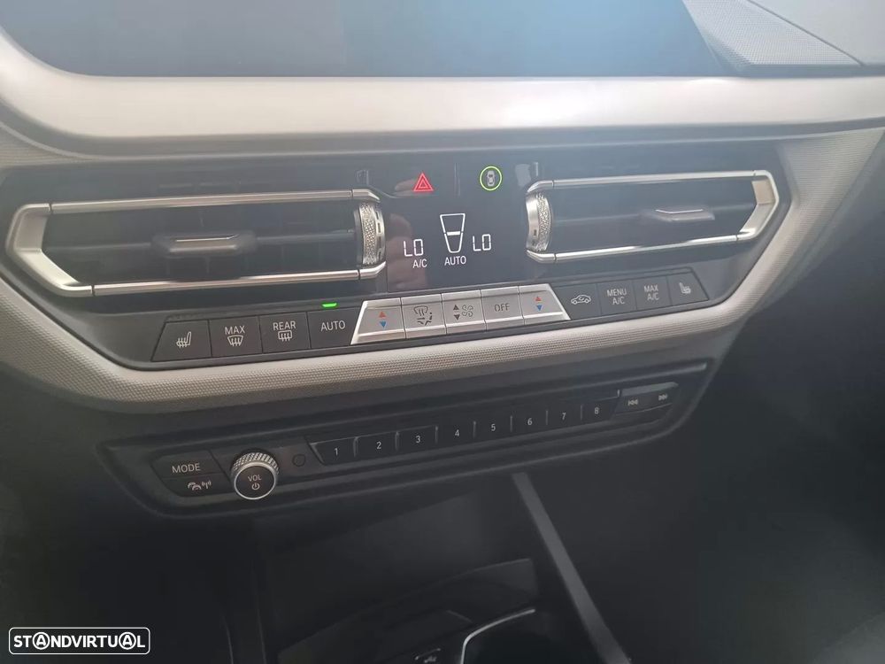 BMW 116 i Aut. Edition Colorvision - 16