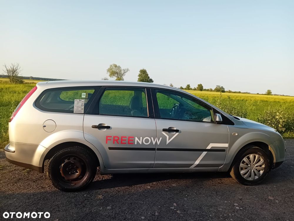 Ford Focus 1.4 Ambiente - 3