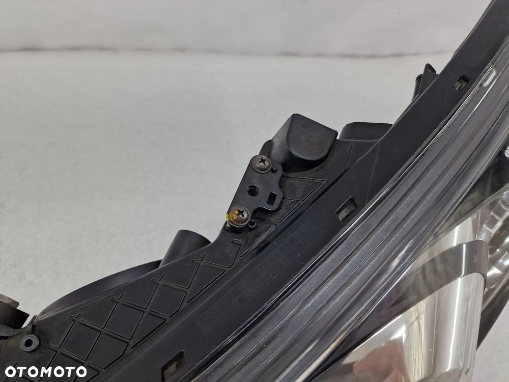 HYUNDAI I30 II 12- LEWA LAMPA PRZEDNIA PRZÓD , NR 92101-A6020 , NR AUKCJI LA519 - 9