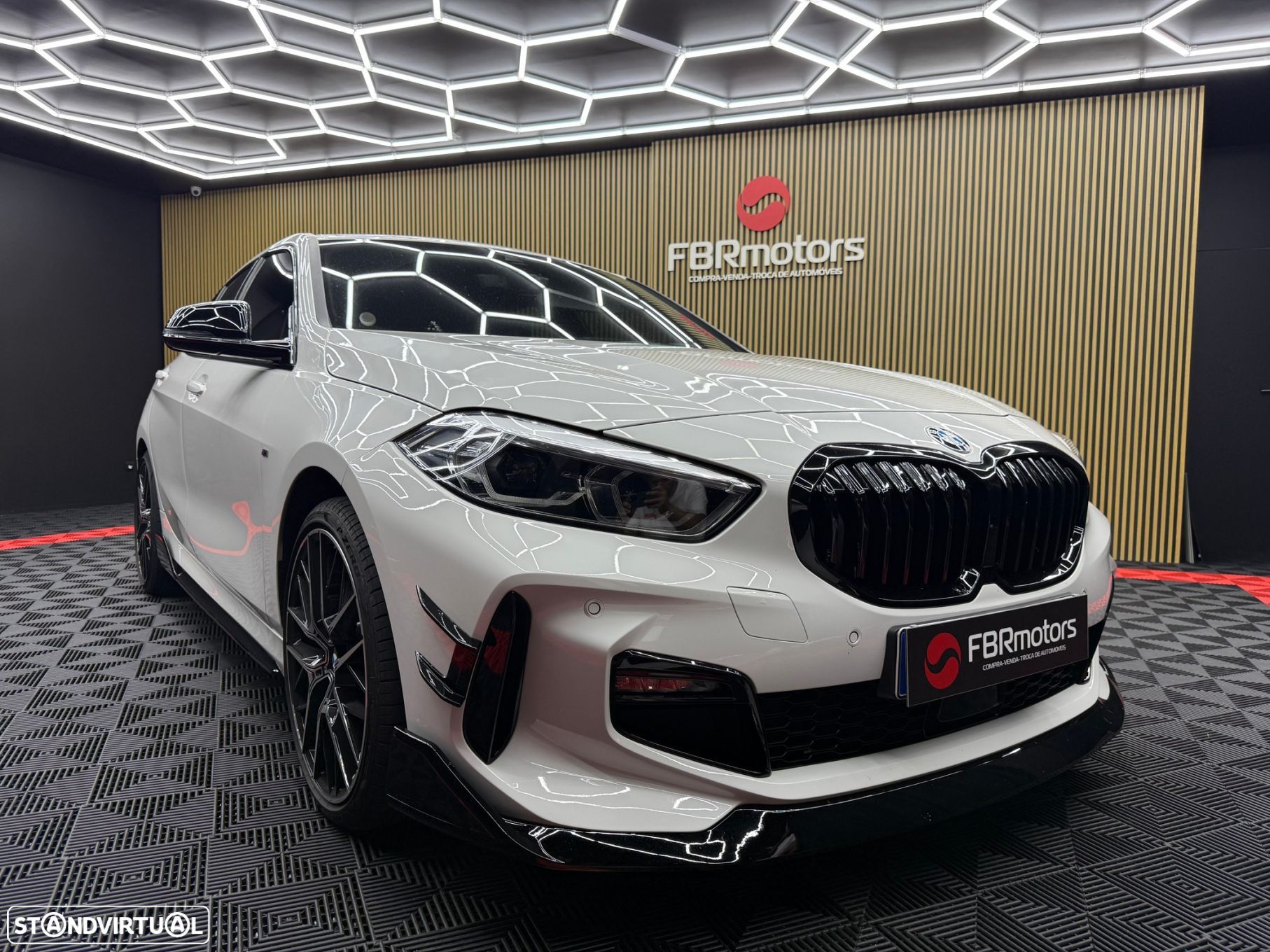 BMW 116 d Pack Desportivo M - 1