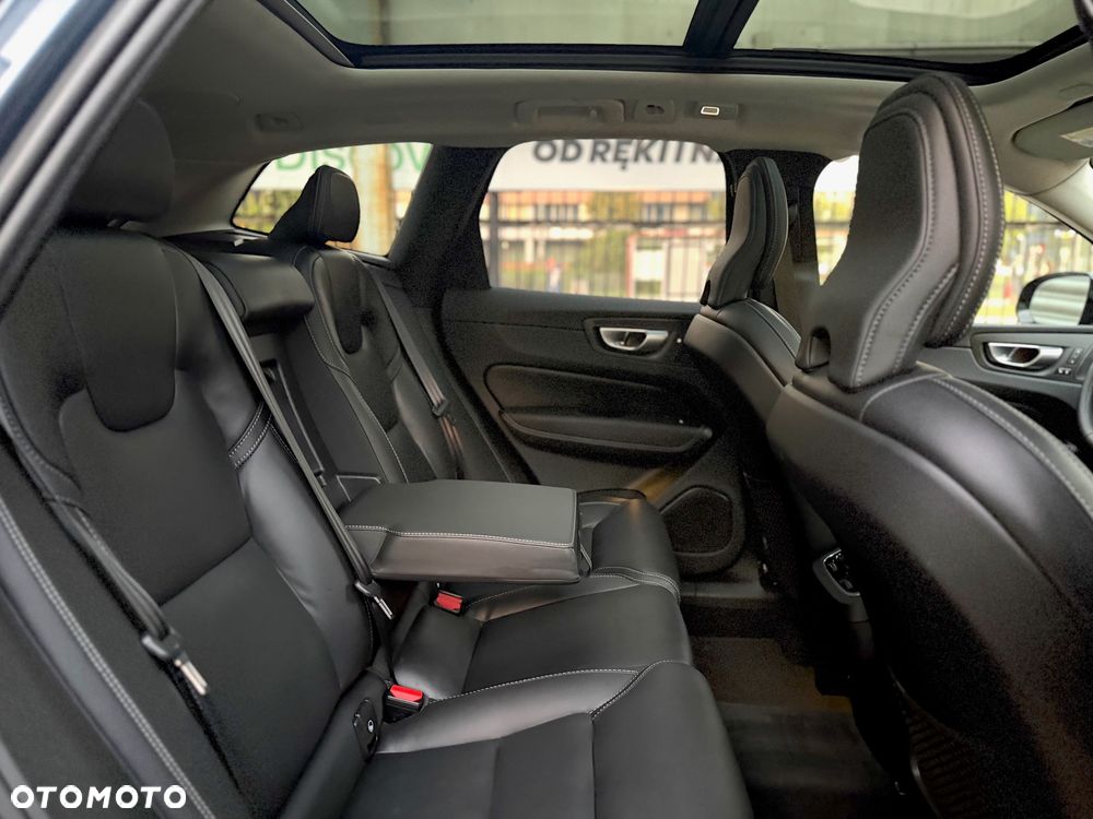 Volvo XC 60 B5 B AWD Ultimate Dark - 23