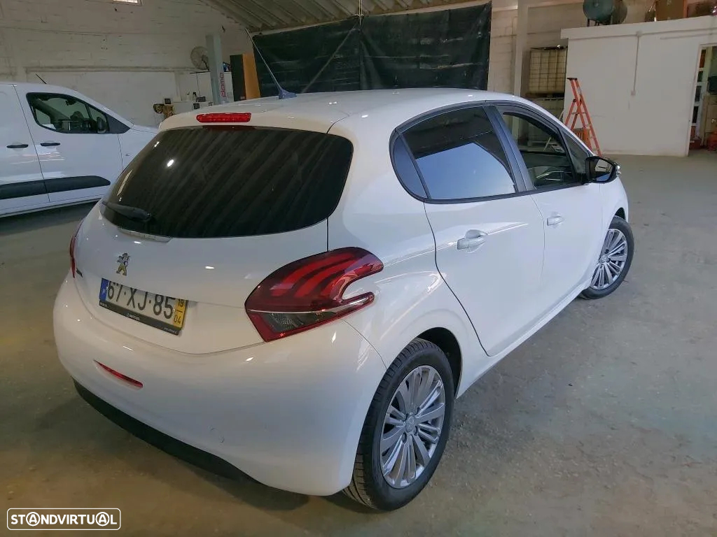 Peugeot 208 1.2 PureTech Signature - 2