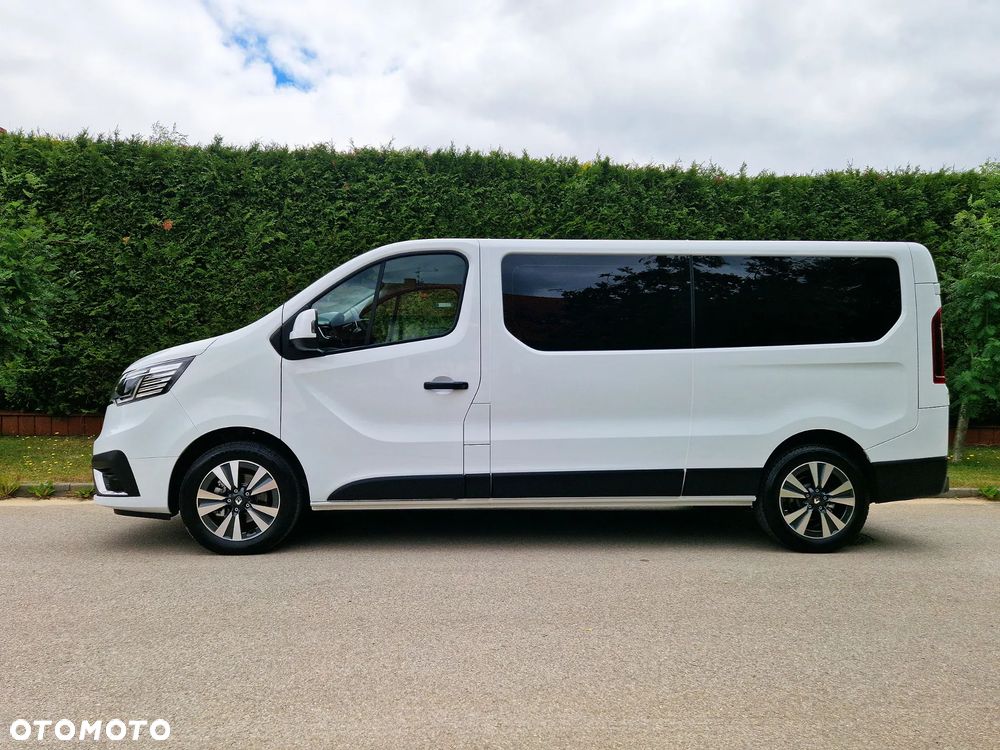 Renault Trafic 2.0 dCi - 11