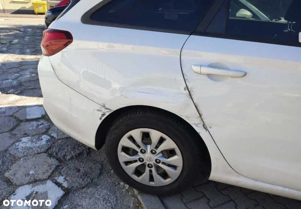 Hyundai i30 1.6 CRDi BlueDrive Go - 3