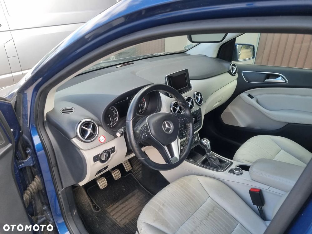 Mercedes-Benz Klasa B 180 CDI (BlueEFFICIENCY) - 6