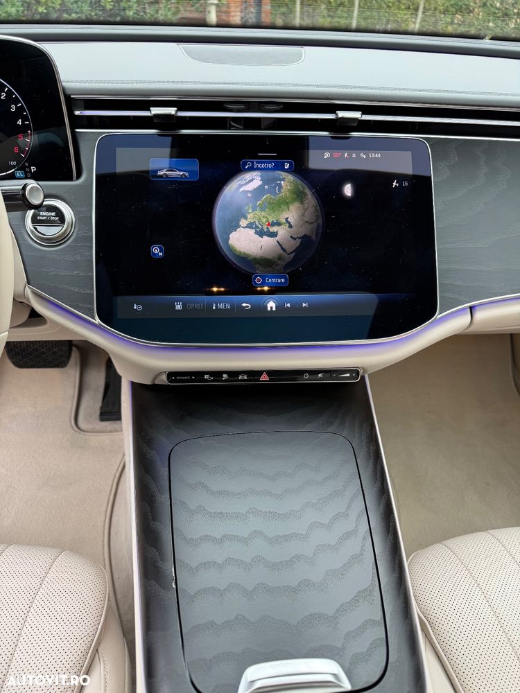 Mercedes-Benz E 300 de Aut. - 17