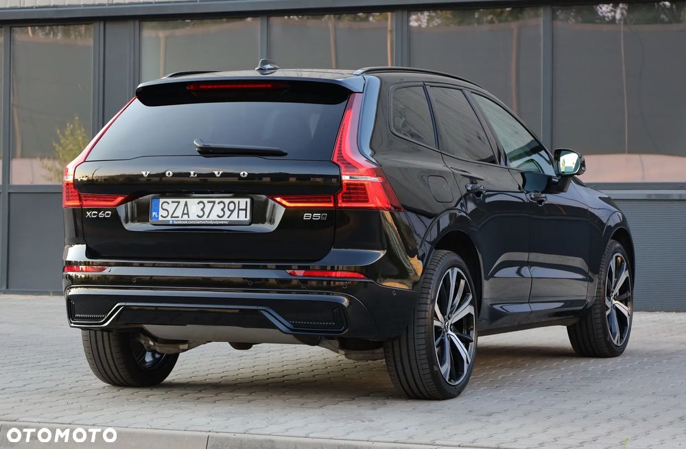 Volvo XC 60 B5 B AWD Plus Dark - 40