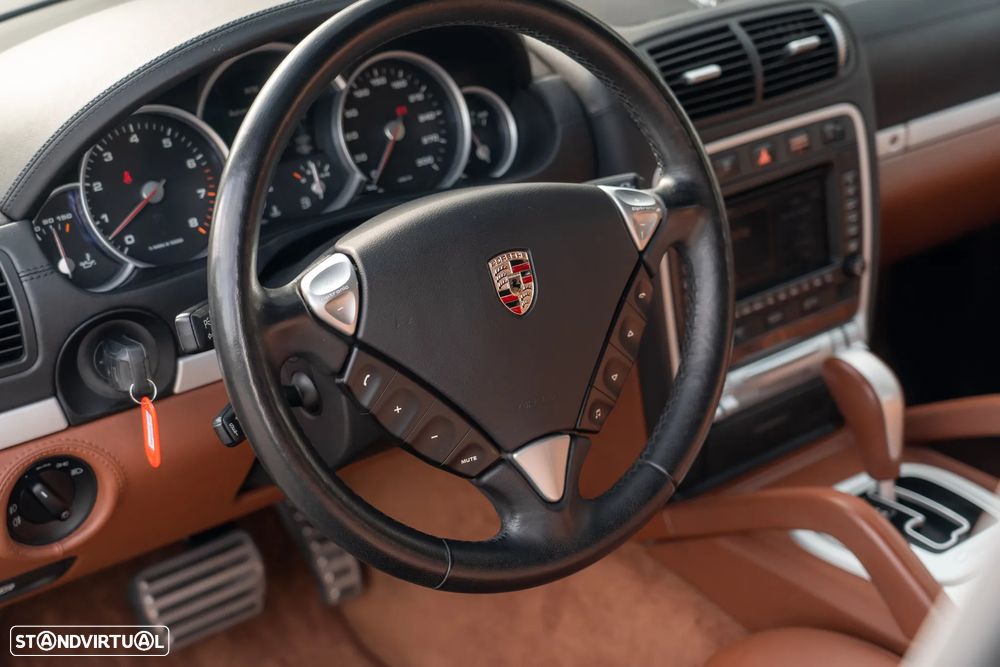 Porsche Cayenne Turbo - 23