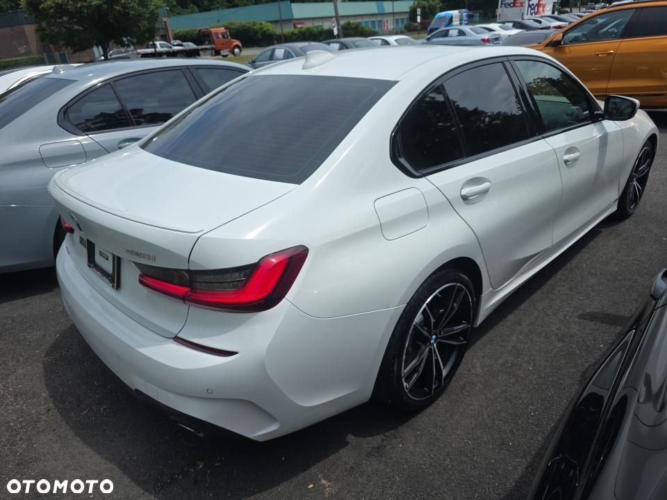 BMW Seria 3 330i xDrive M Sport - 4
