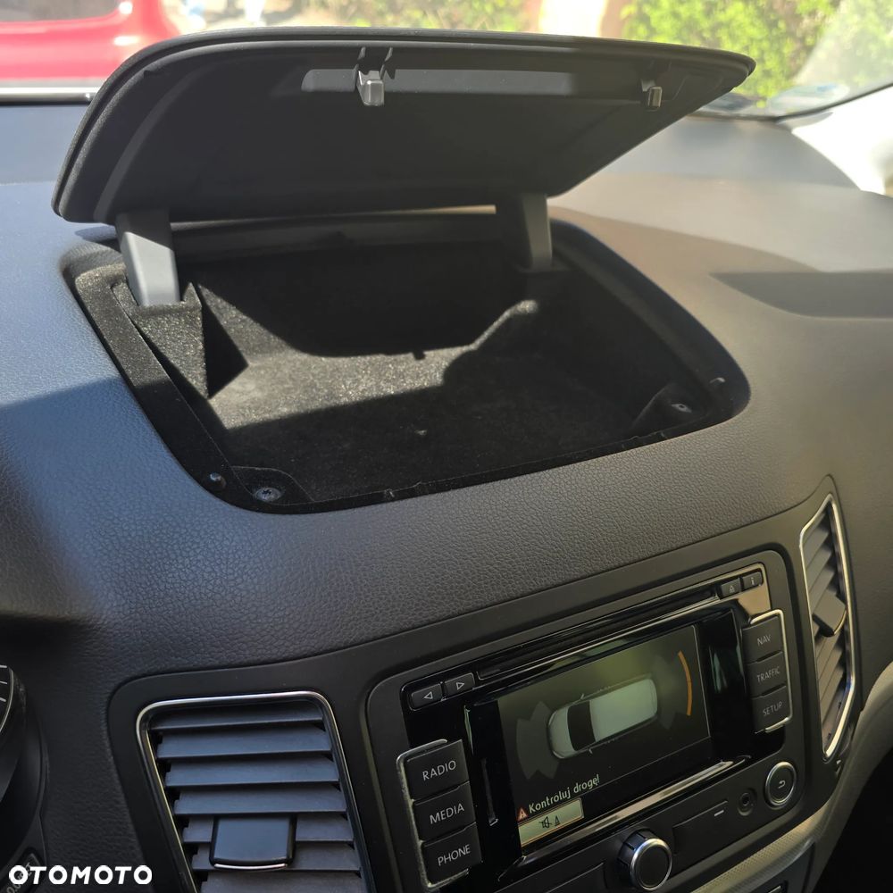 Volkswagen Sharan - 23