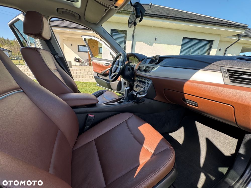 BMW X1 xDrive18d - 13