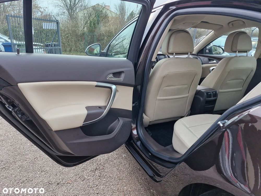 Opel Insignia 2.0 Turbo 4x4 Cosmo - 13
