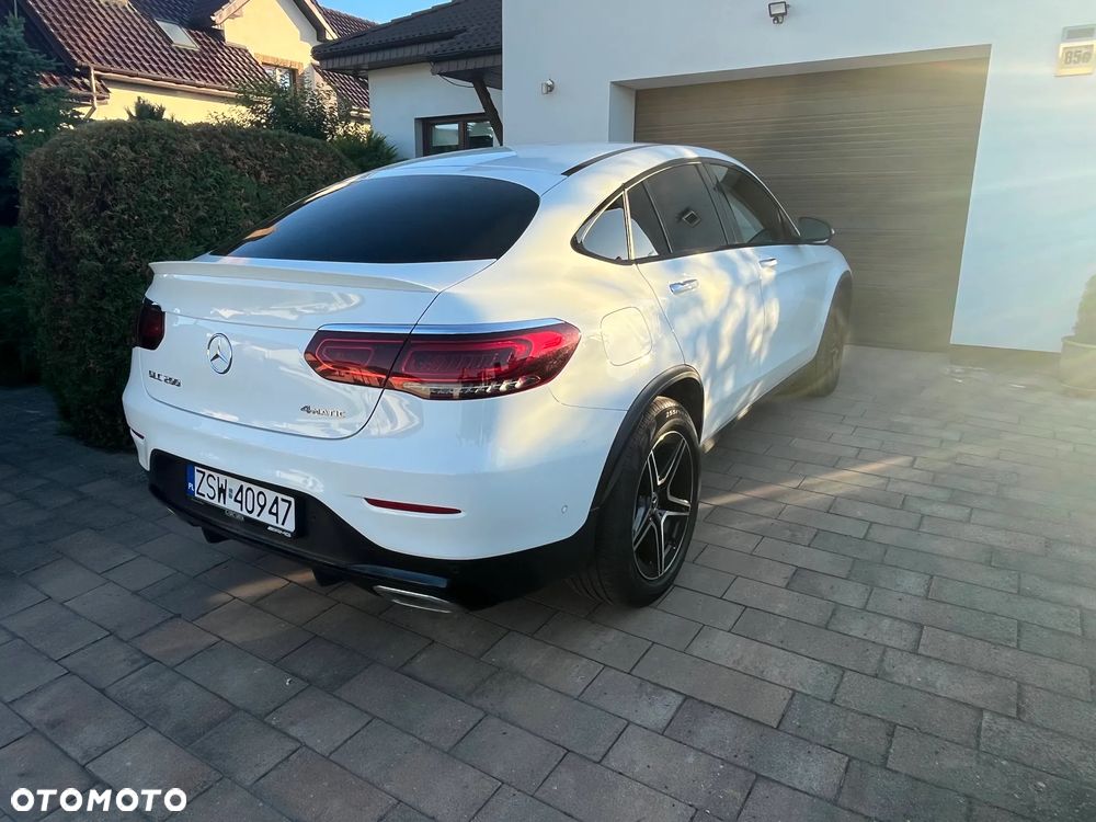 Mercedes-Benz GLC 200 - 4