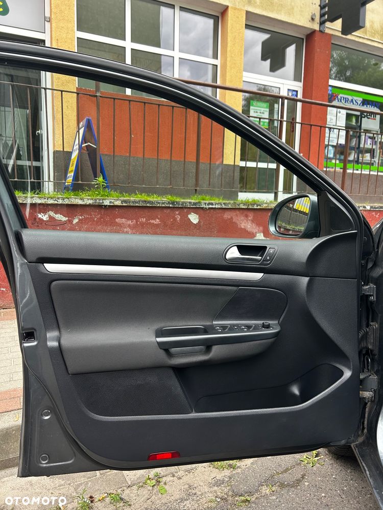 Volkswagen Golf Plus - 24