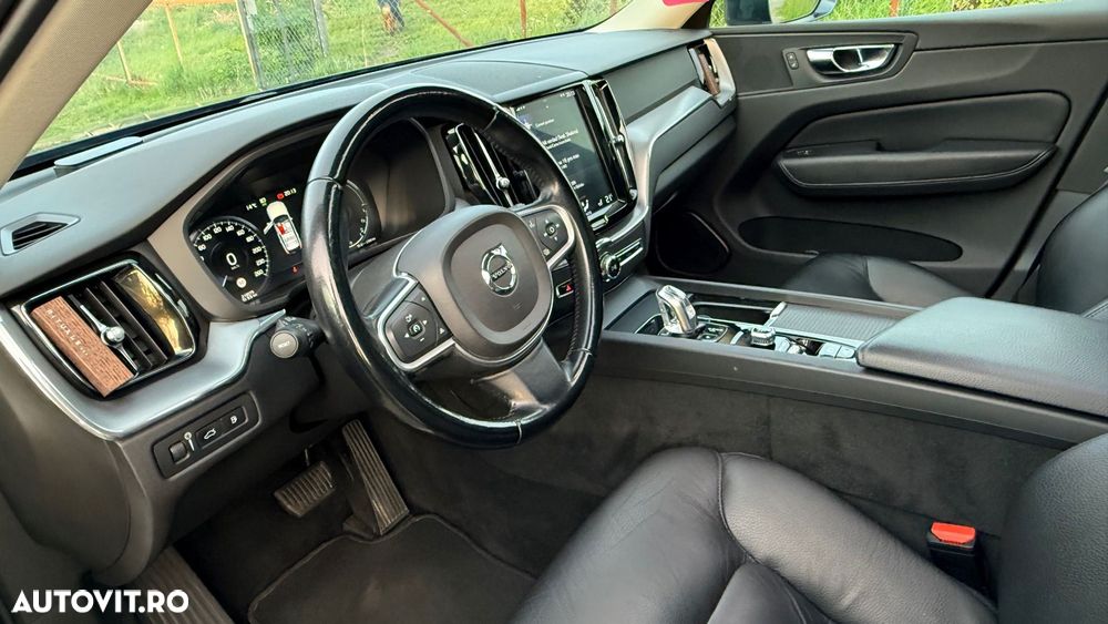 Volvo XC 60 T8 Twin Engine AWD Geartronic Momentum - 11