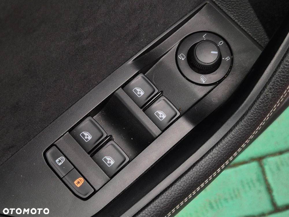 Skoda Superb 1.5 TSI Sportline DSG - 34