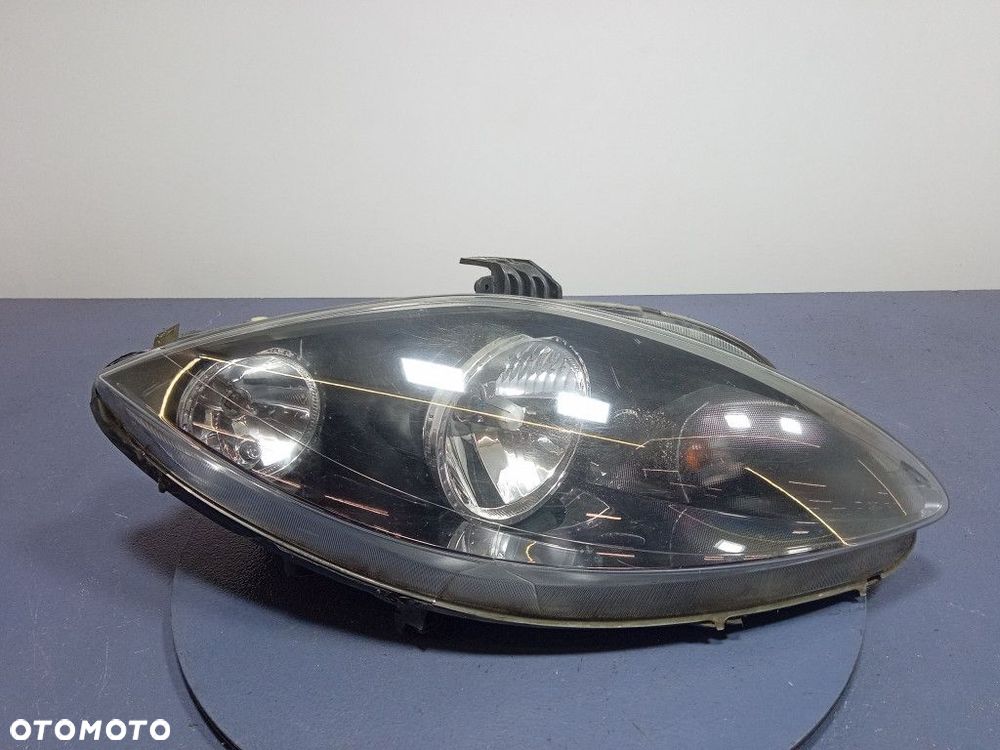 SEAT TOLEDO III REFLEKTOR LAMPA PRZÓD PRAWY 5P1941006E - 1