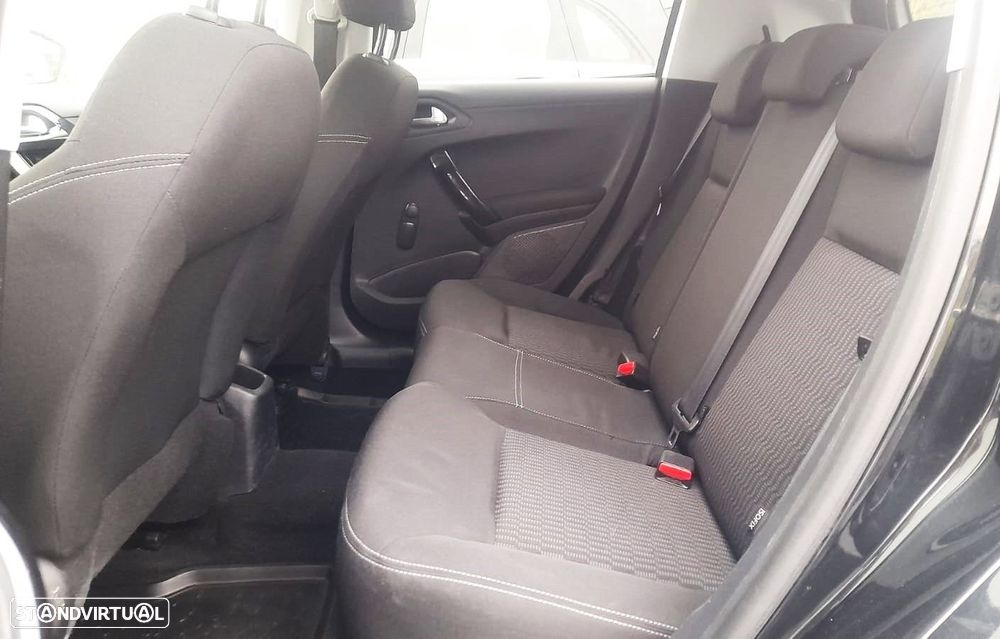 Peugeot 208 1.2 PureTech Style - 11