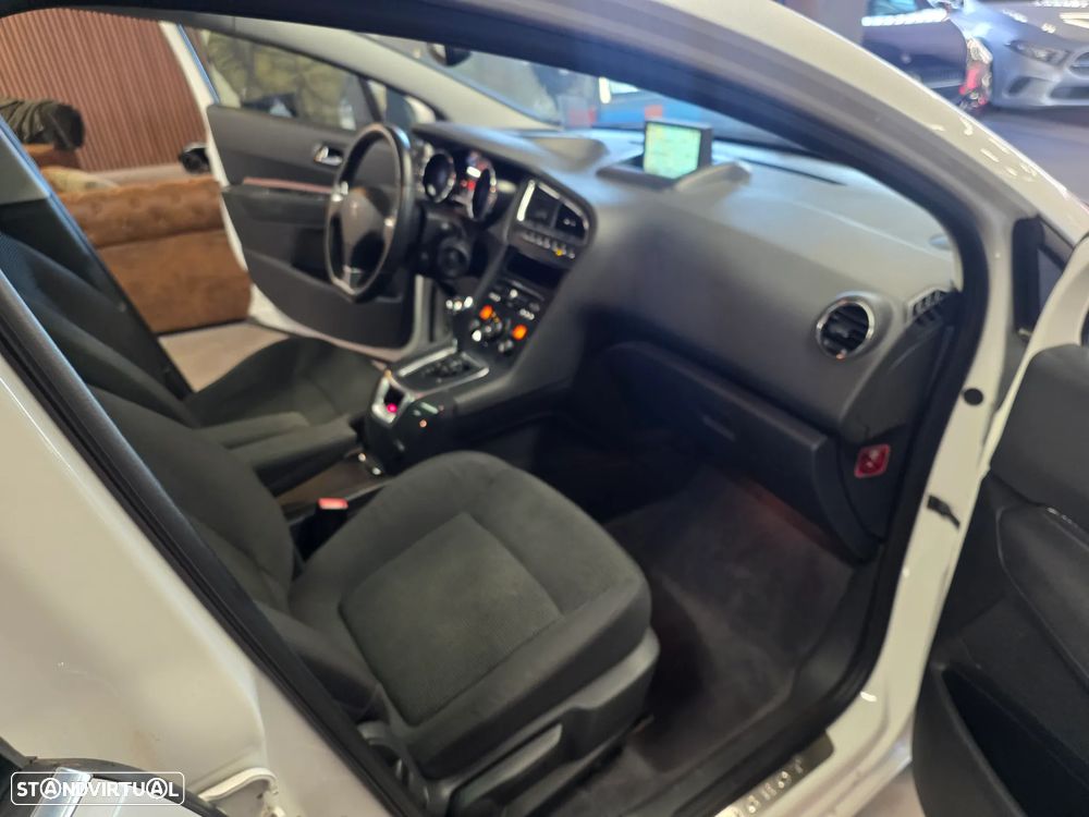 Peugeot 5008 BlueHDI 120 EAT6 Stop & Start Allure - 36