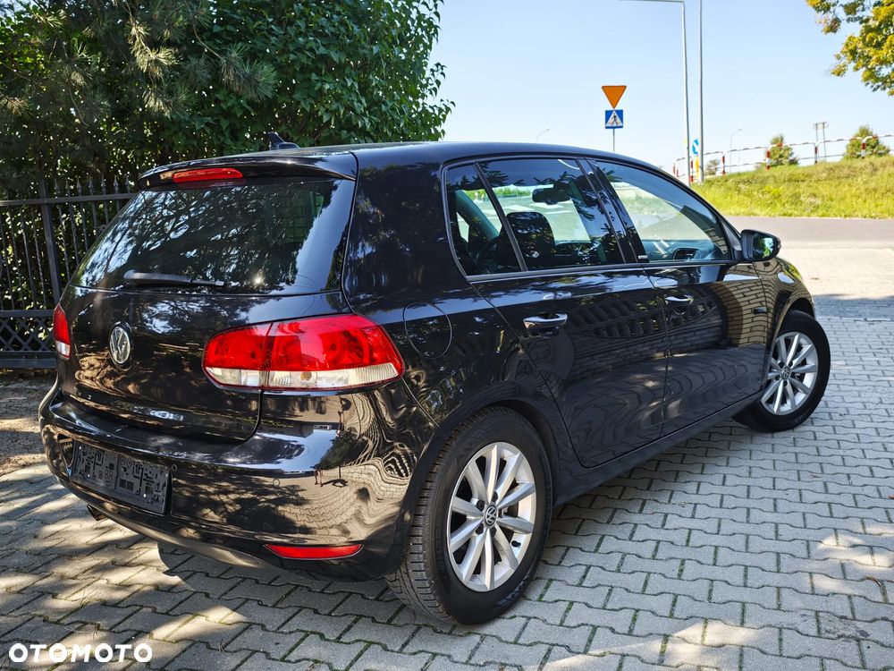 Volkswagen Golf - 10