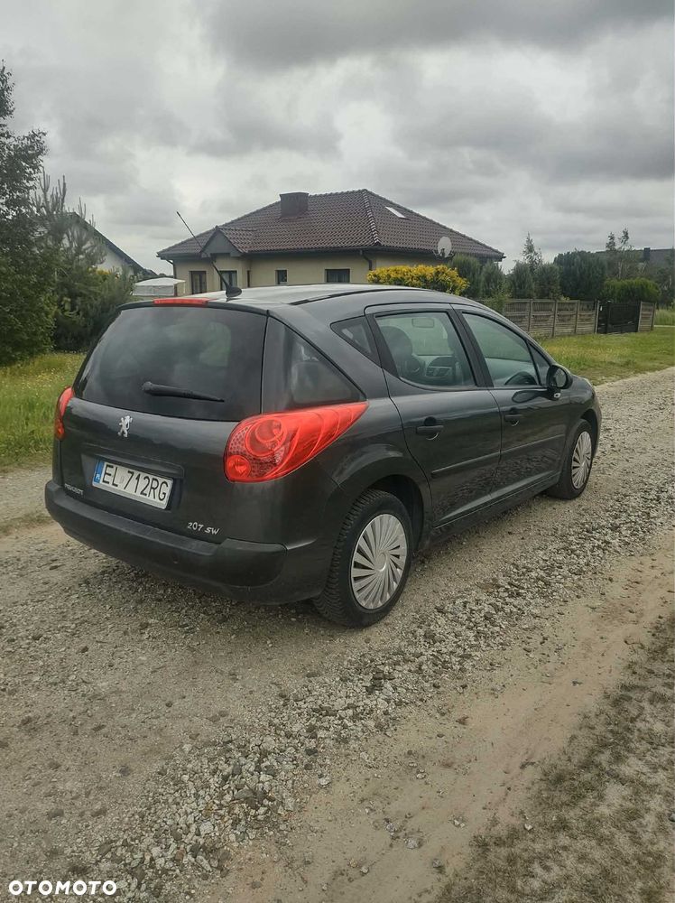 Peugeot 207 - 6