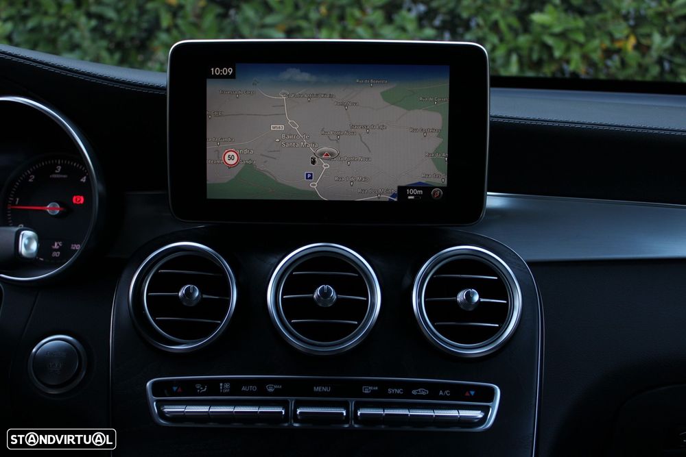 Mercedes-Benz GLC 220 d 4Matic 9G-TRONIC AMG Line - 37
