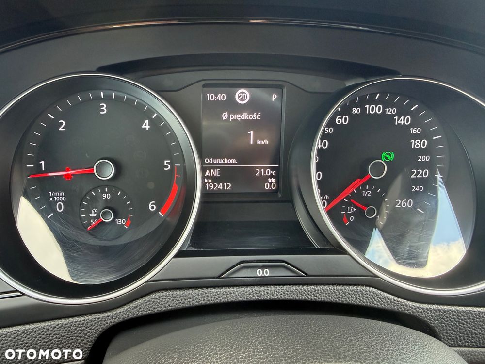 Volkswagen Passat 2.0 TDI SCR DSG Comfortline - 24
