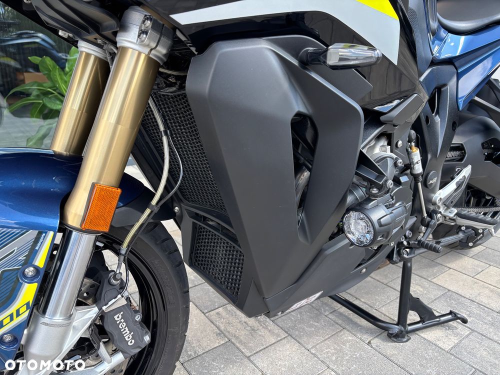 BMW XR - 17