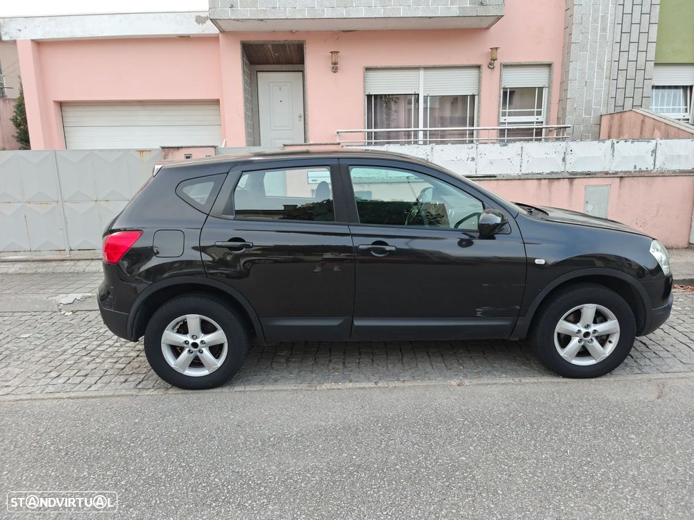 Nissan Qashqai - 1