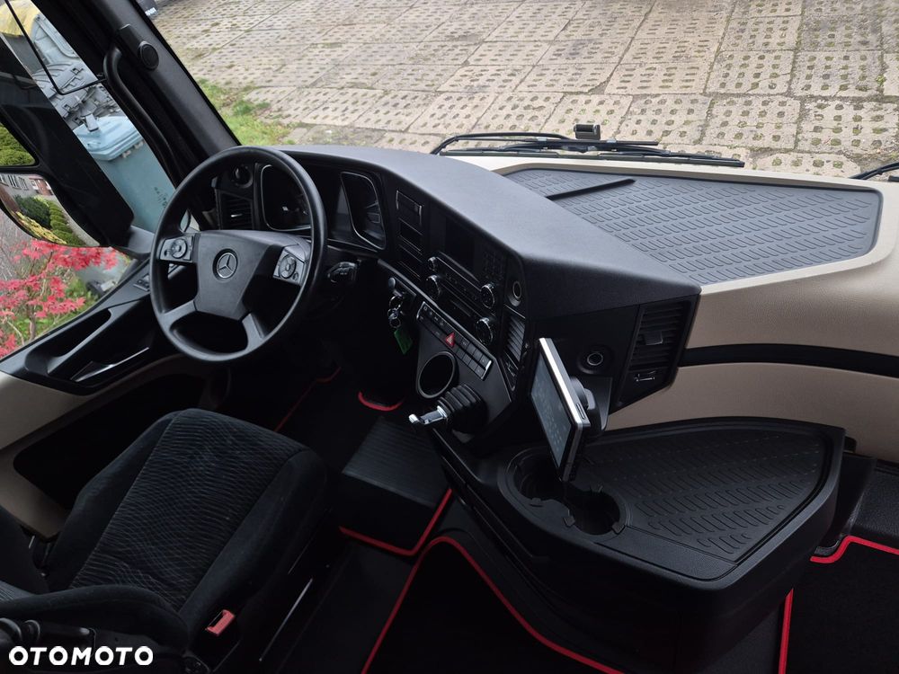 Mercedes-Benz 1845 - 29