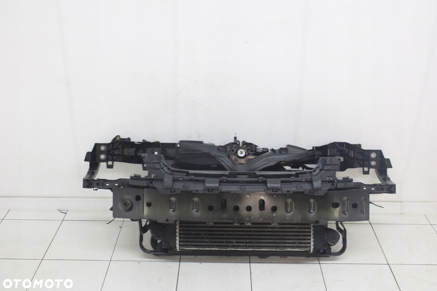 PAS PRZEDNI WZMOCNIENIE CHŁODNICE FORD FOCUS MK2 LIFT 2007R- 2.0 TDCI - 2