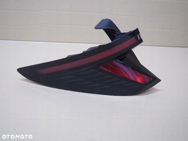 HYUNDAI TUCSON IV 4 2021+ LEWA TYLNA LAMPA LED - 2
