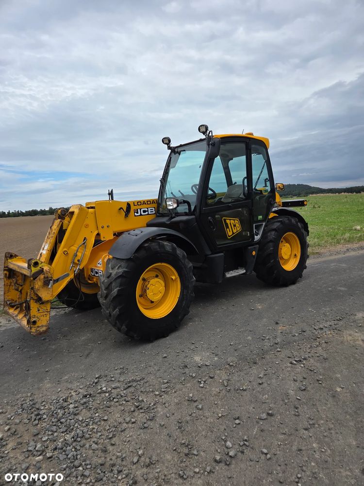 JCB 541-70 - 25