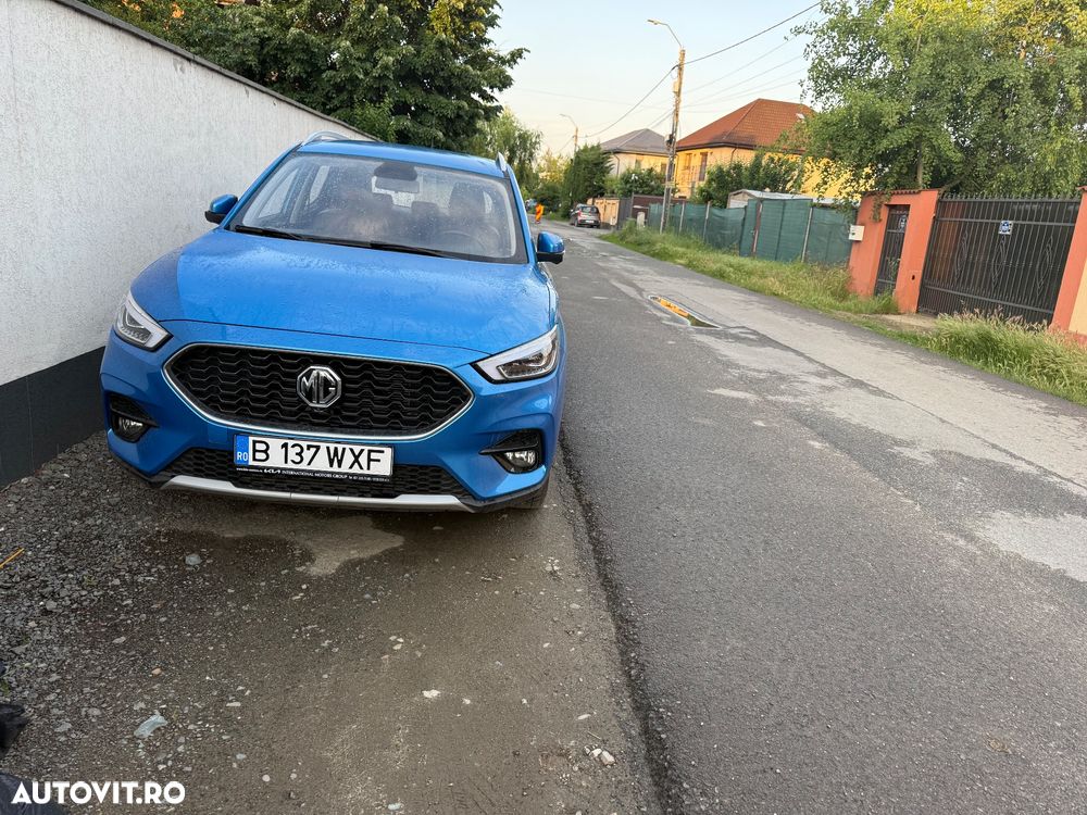 MG ZS - 19