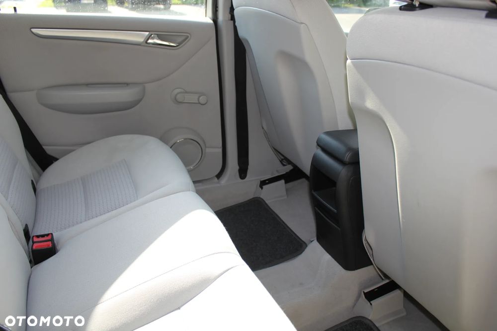 Mercedes-Benz Klasa B 150 BlueEffICIENCY - 18