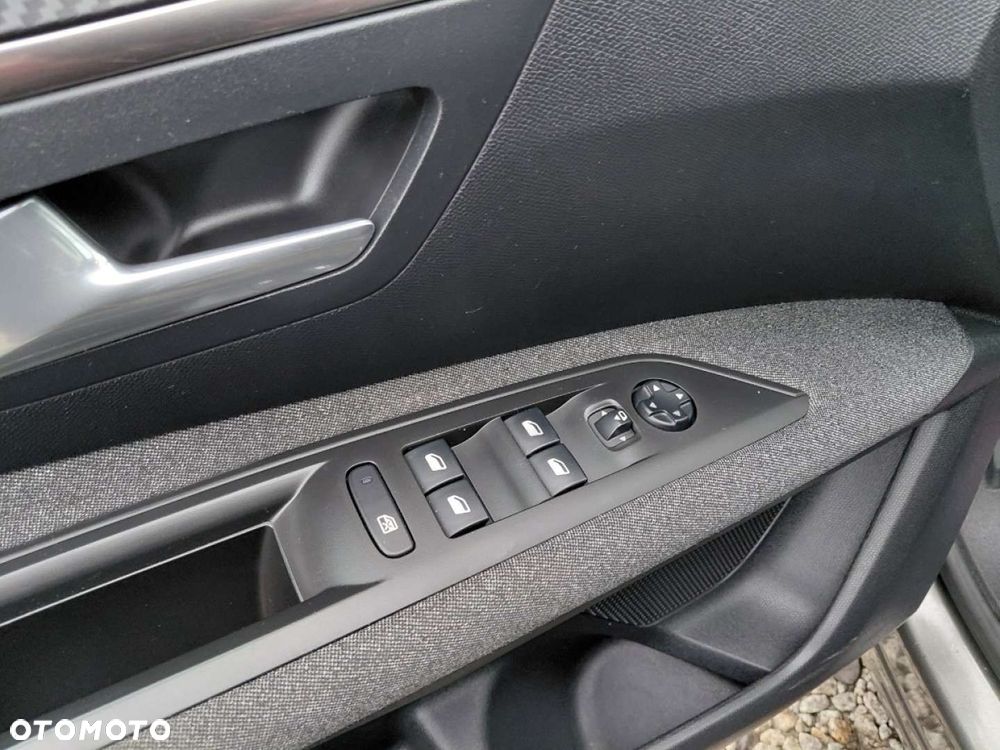 Peugeot 3008 - 9