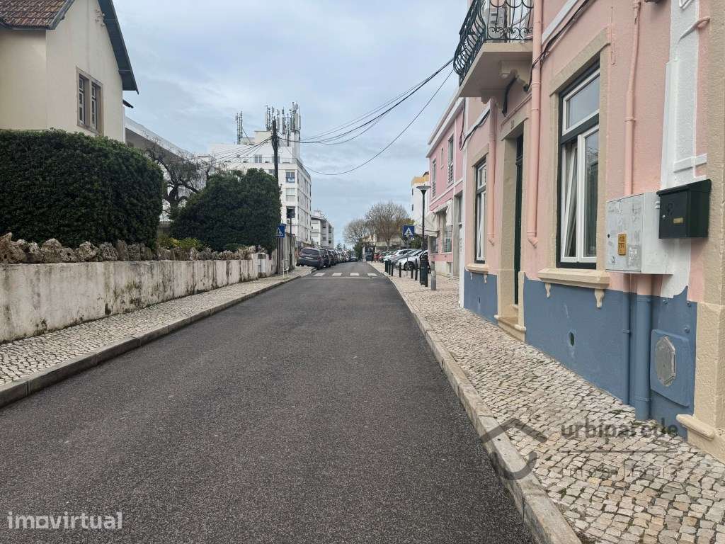 Terreno com projeto aprovado, para 5 apartamentos T0, no centro de ... - Grande imagem: 4/11