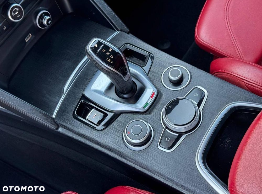 Alfa Romeo Stelvio 2.0 Turbo Sprint Q4 - 10