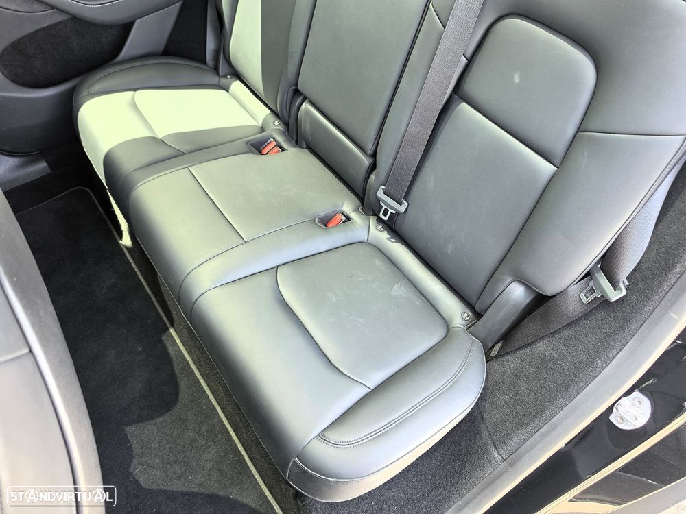 Tesla Model Y Long Range Dual Motor AWD - 40