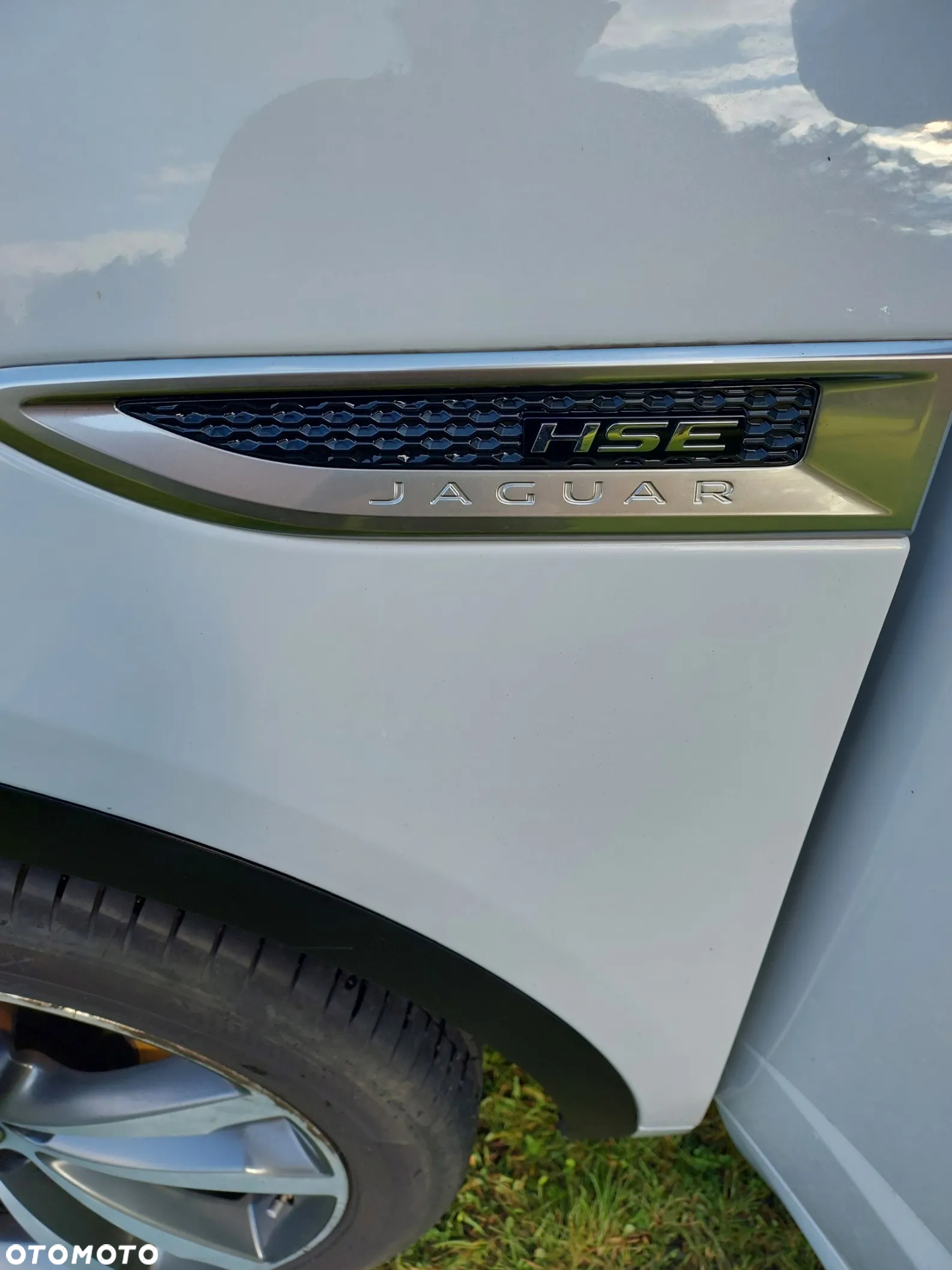 Jaguar E-Pace 2.0 i4P AWD R-Dynamic HSE - 6