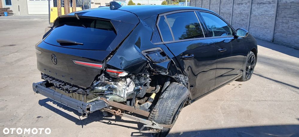 Opel Astra 1.2 Turbo GS - 4