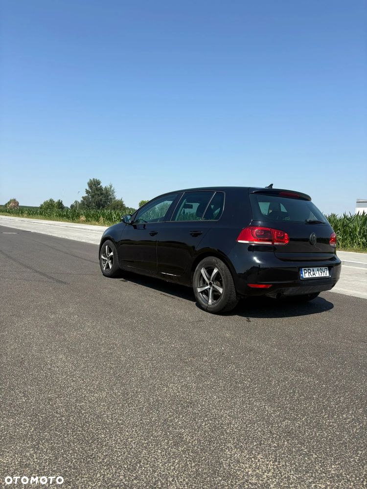 Volkswagen Golf 1.6 TDI Highline - 12