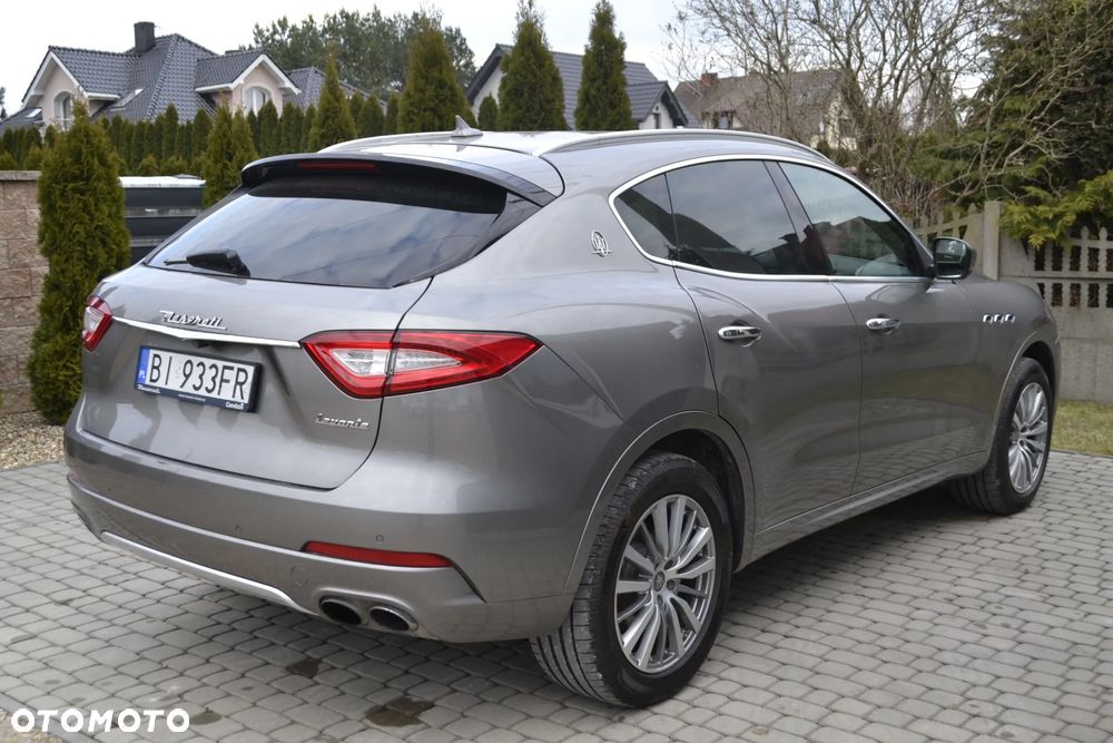 Maserati Levante - 12