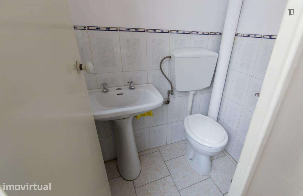 Quarto - localizado em Saldanha Lisbon - Grande imagem: 3/14