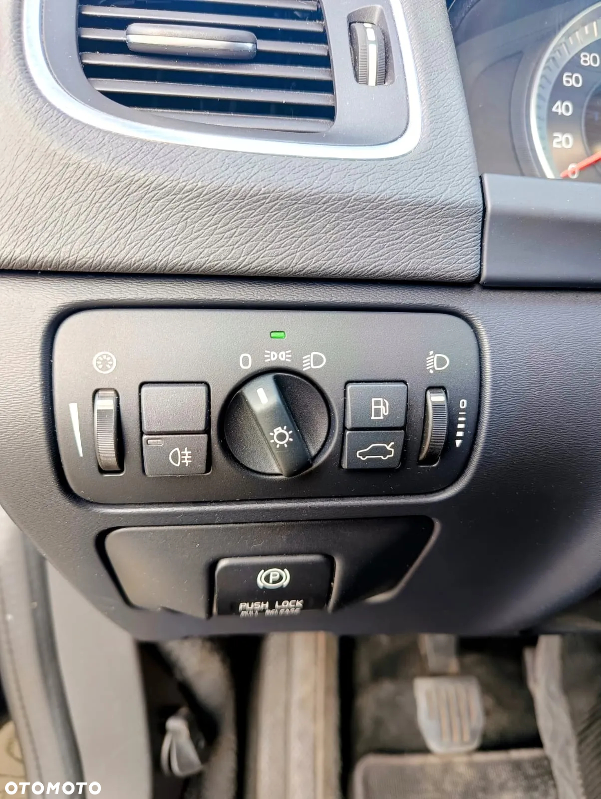 Volvo V60 T3 Momentum - 12